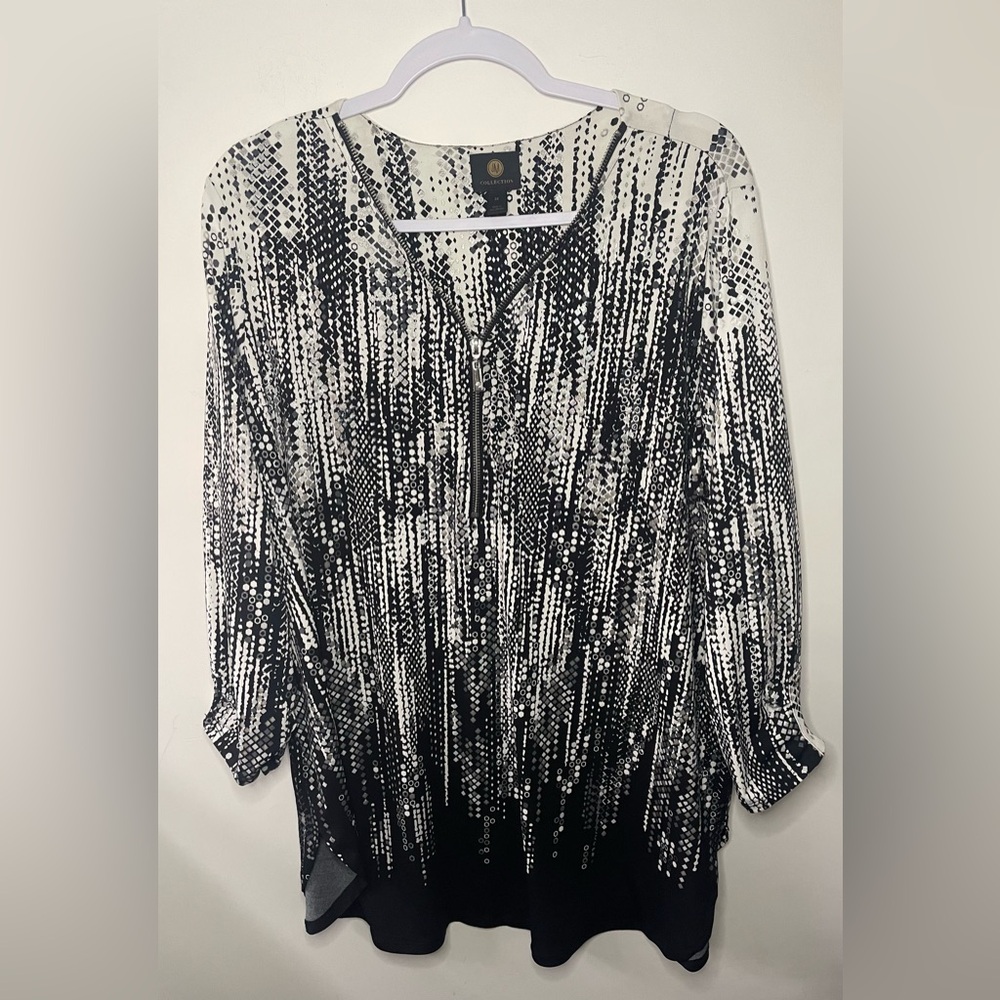 JM Collection Black and White Women’s Top with Zipper Accent on Neckline-Size 2x